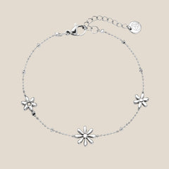 Three Lovely Flowers Armband
